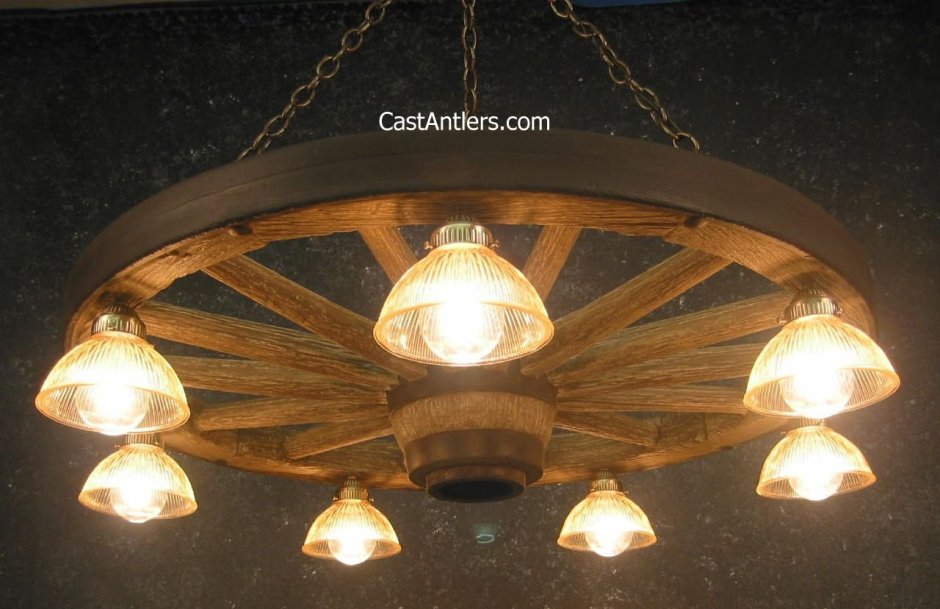 Люстра колесо от телеги для улицы