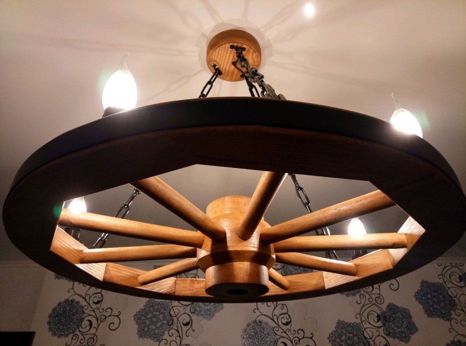 Деревянная люстра