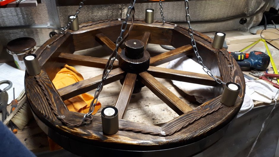 Люстра колесо