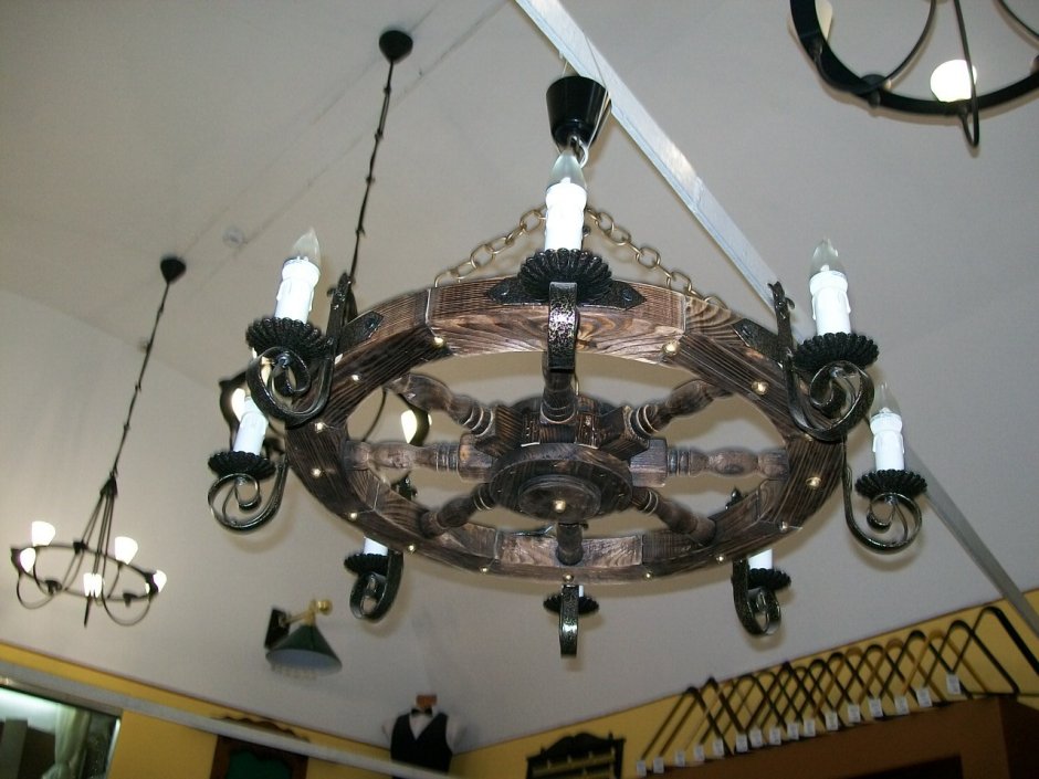 Люстра из 2 колес