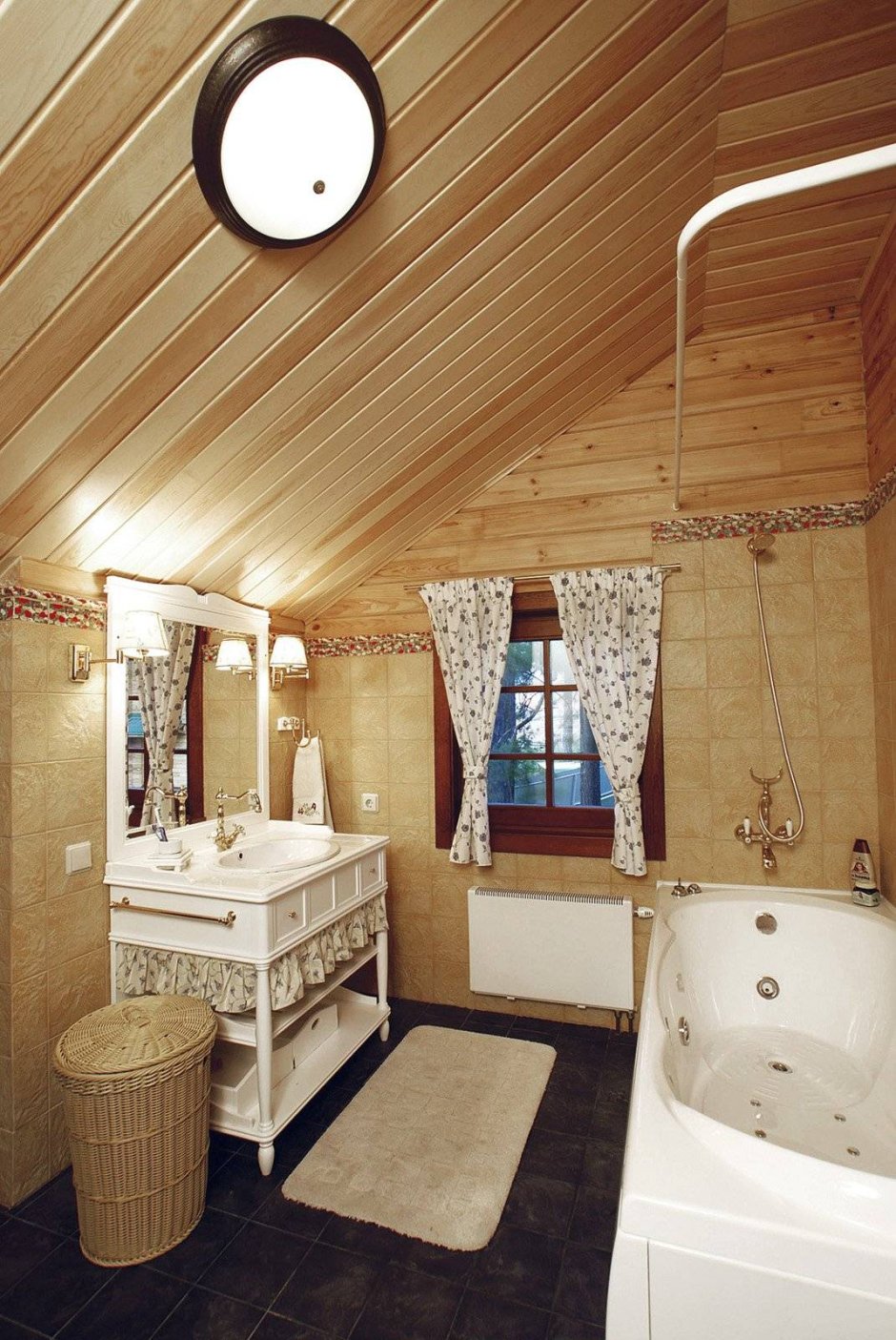 Ванная на мансарде