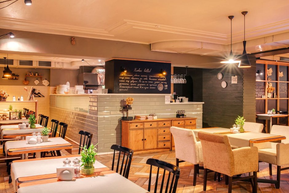 Простой интерьер кафе