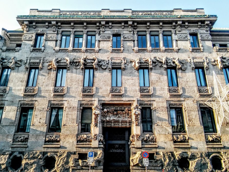 Дворец Кастильони в Милане