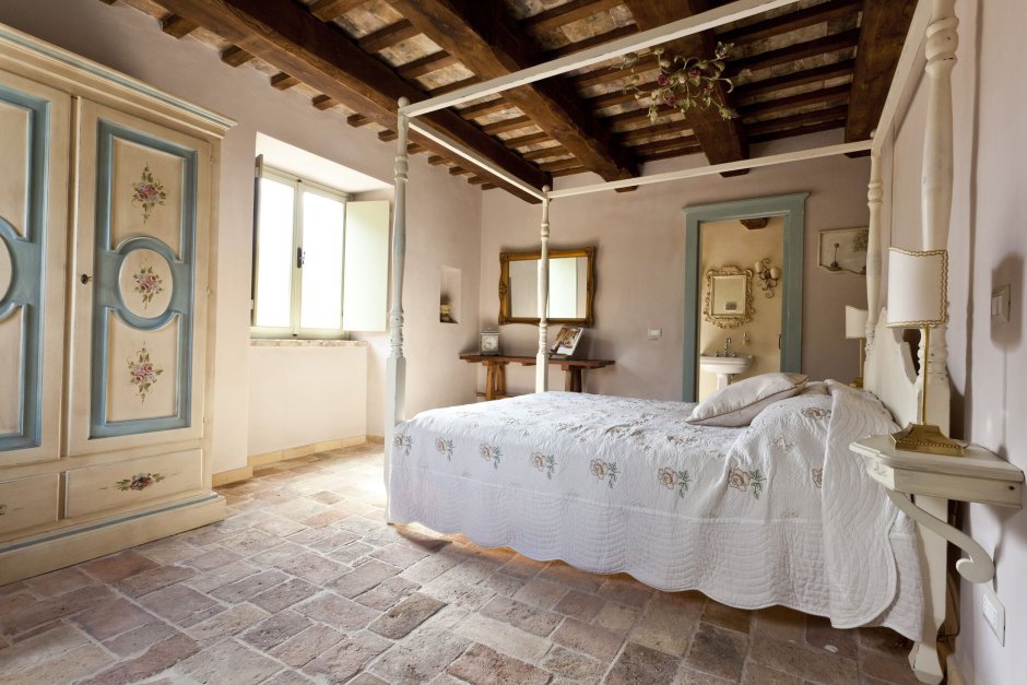 Италия. Спальня в Тосканском стиле