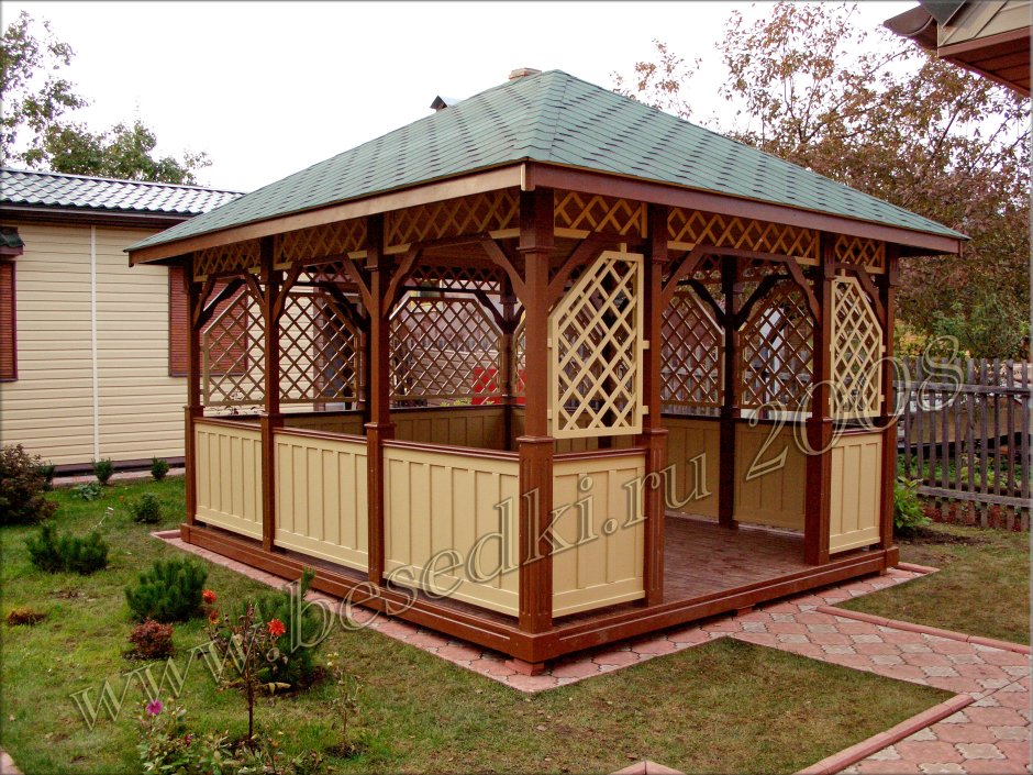 Цвет деревянной беседки