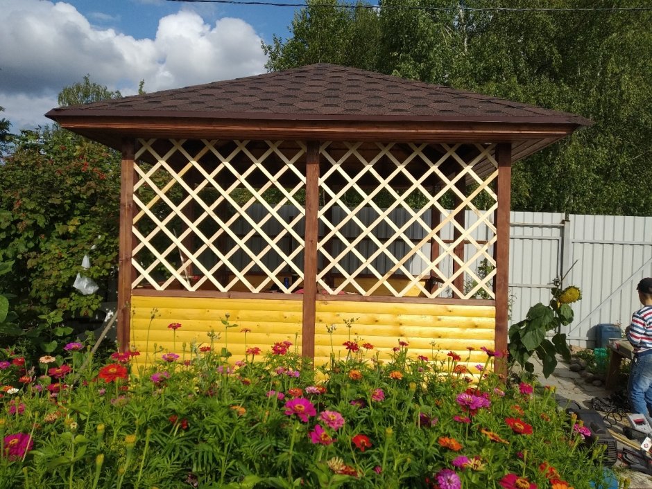 Цветные беседки крашенные