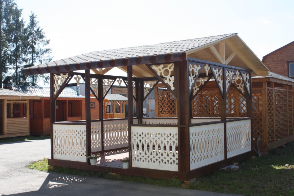 Резные деревянные беседки