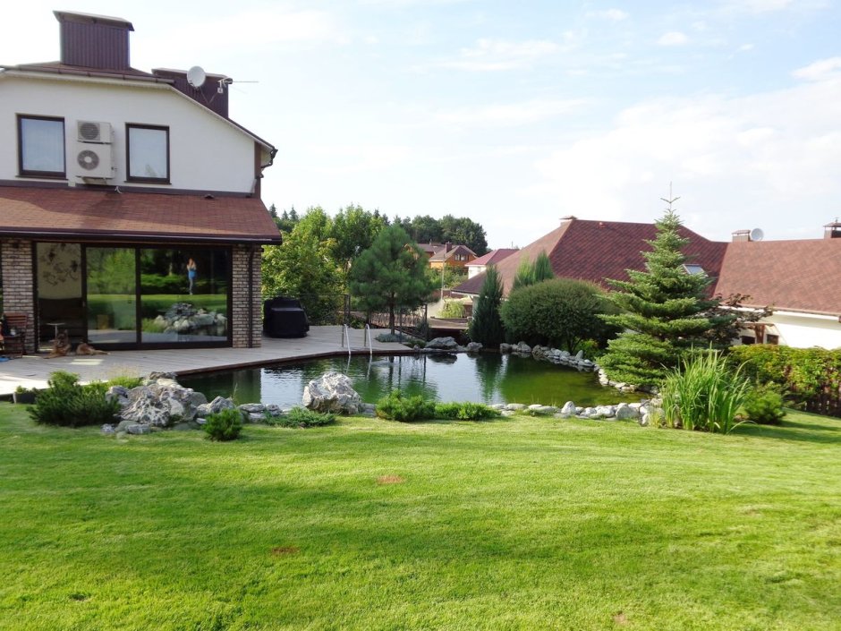 Японская усадьба с прудиком