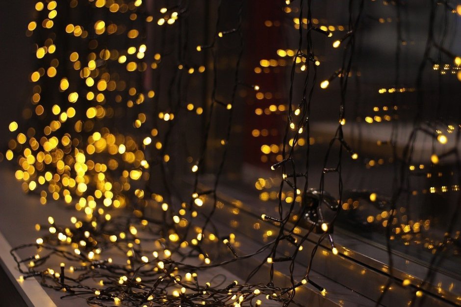 Огоньки гирлянды