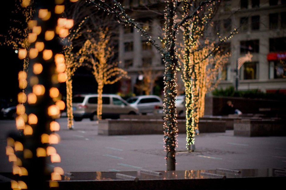 Гирлянда на улице