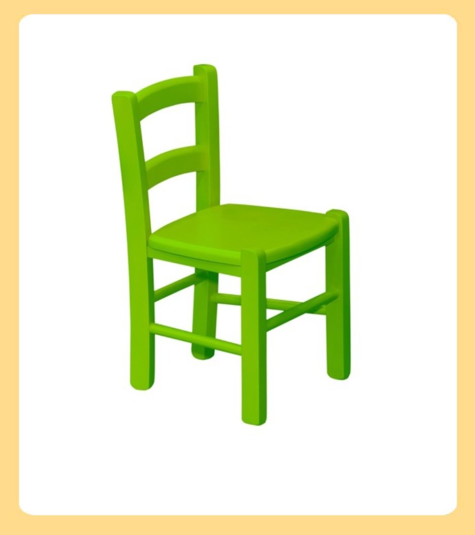 Стул на зеленом фоне