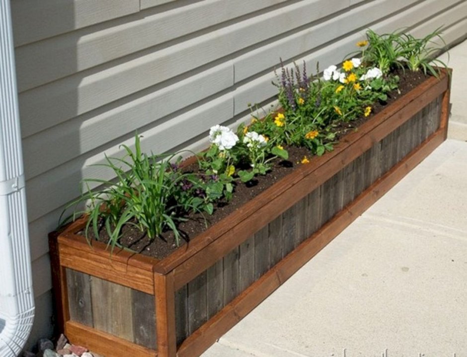 Клумбы из ящиков деревянных