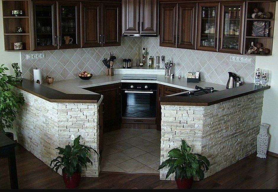 Угловая кухня в частном доме