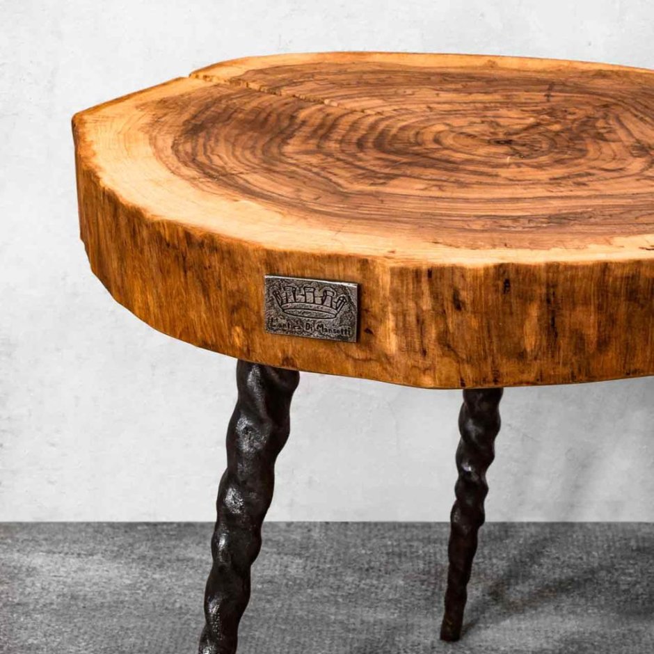 Журнальный столик из спила дерева