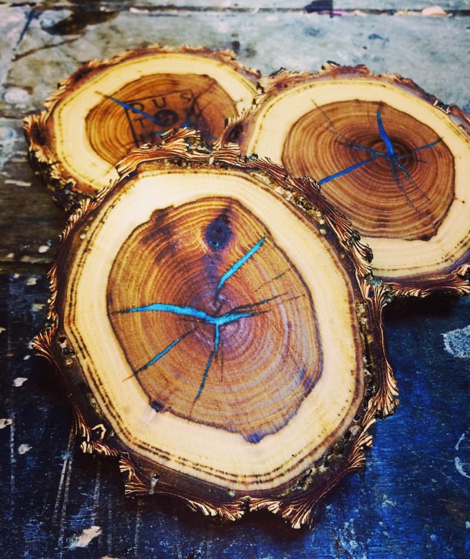Спил дерева и эпоксидная смола