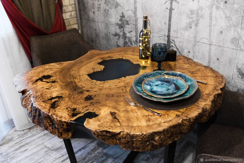 Журнальный круглый стол лофт из карагача