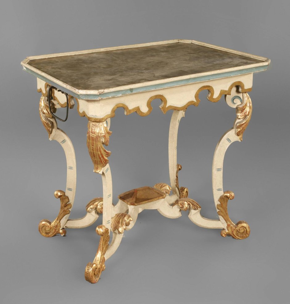 Журнальный столик в стиле Барокко