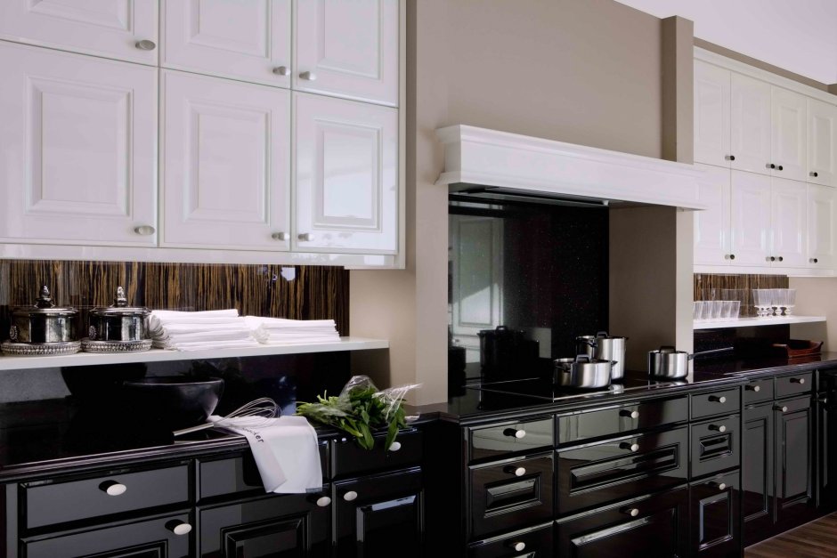 Черная кухня в скандинавском стиле