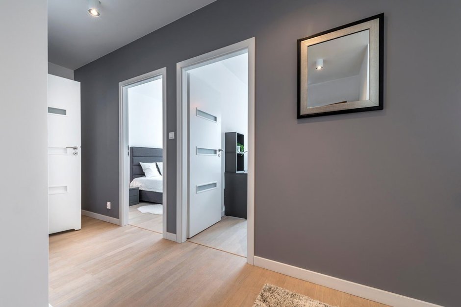 Светлые двери в квартире