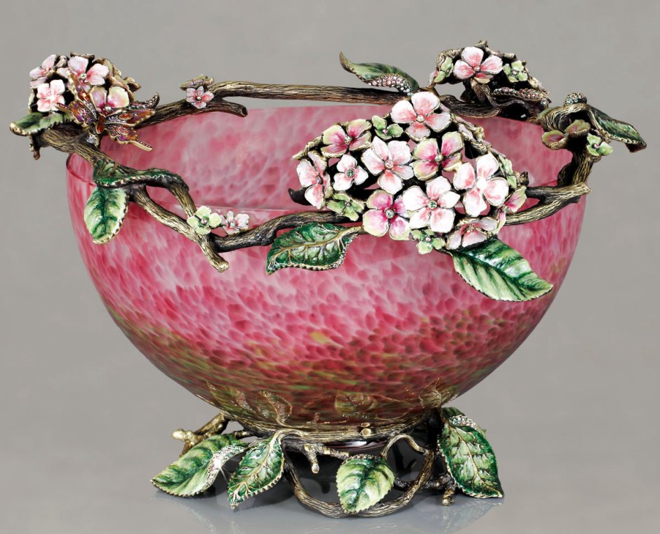 Розовые Антикварные вазы