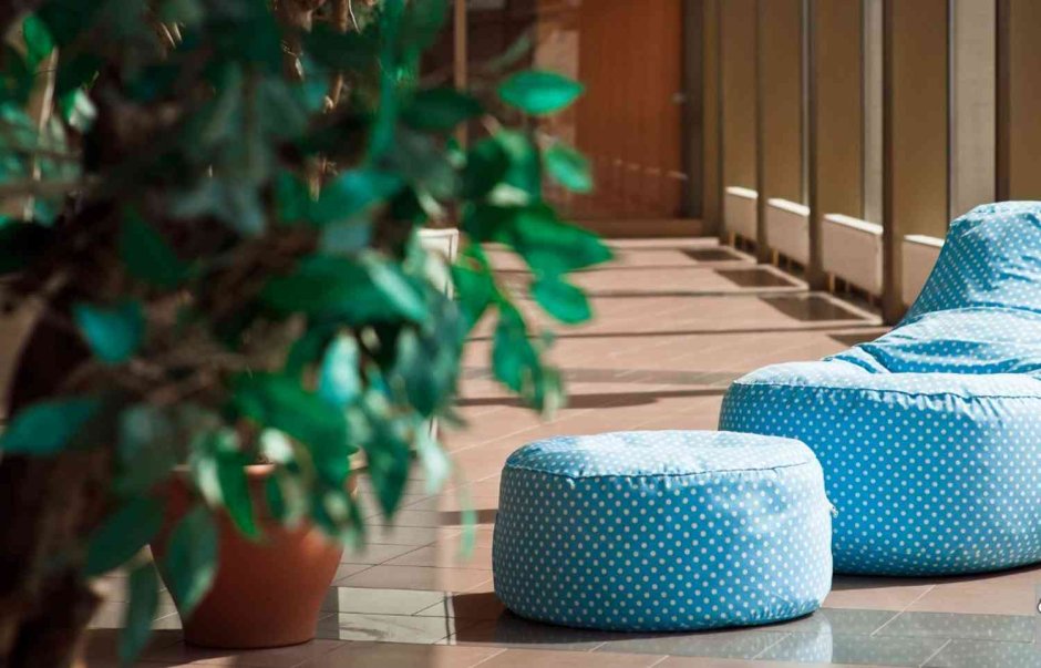 Стильные пуфы для прихожей