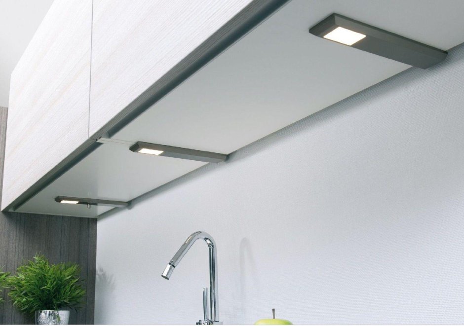 Скрытые светильники на кухне