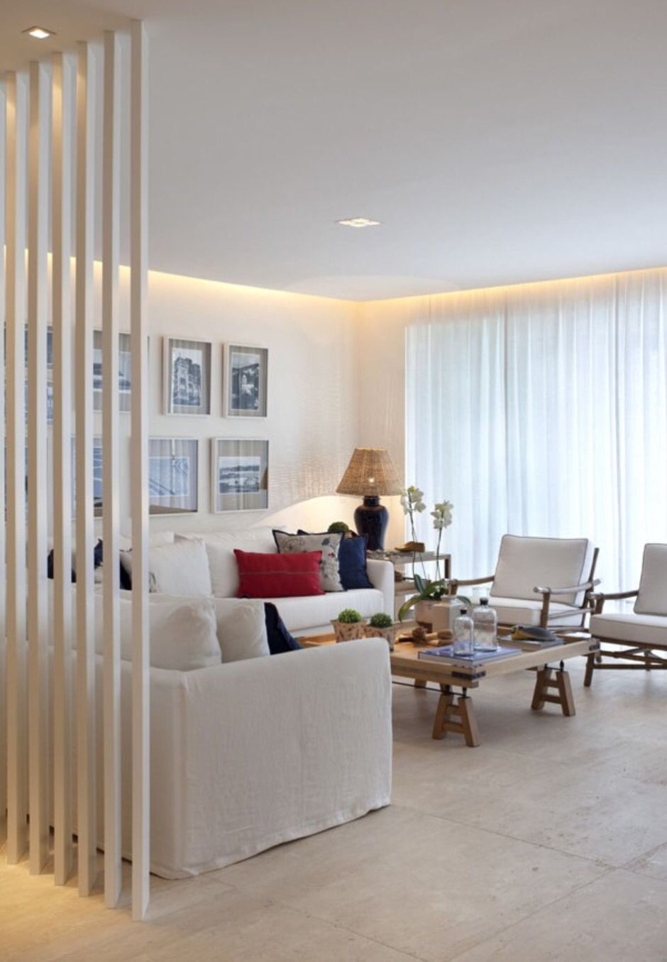 Рейки в комнате перегородка