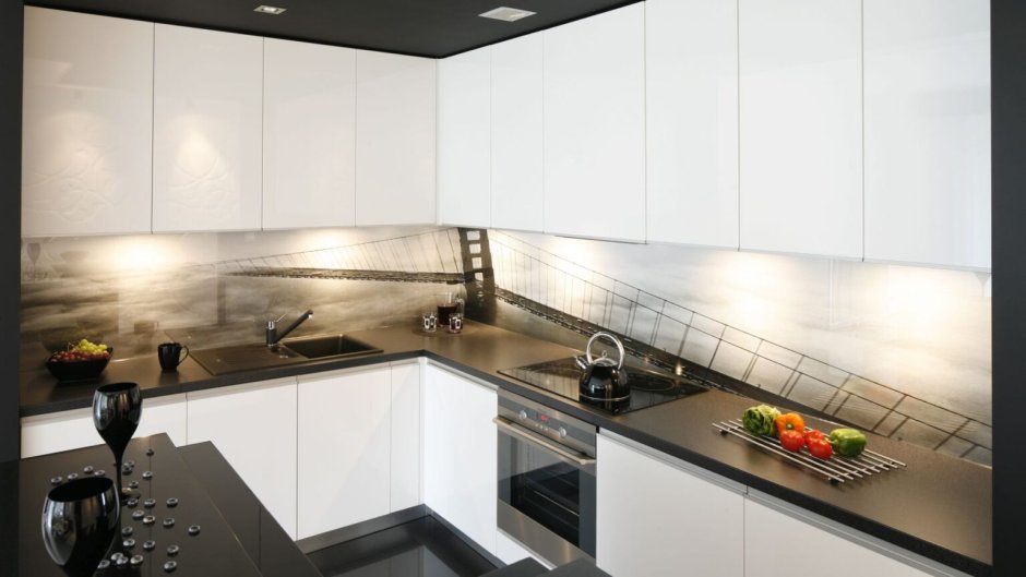 Функциональный фартук для кухни