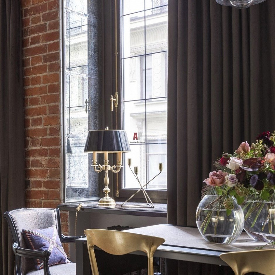 Зеркала на откосах окон