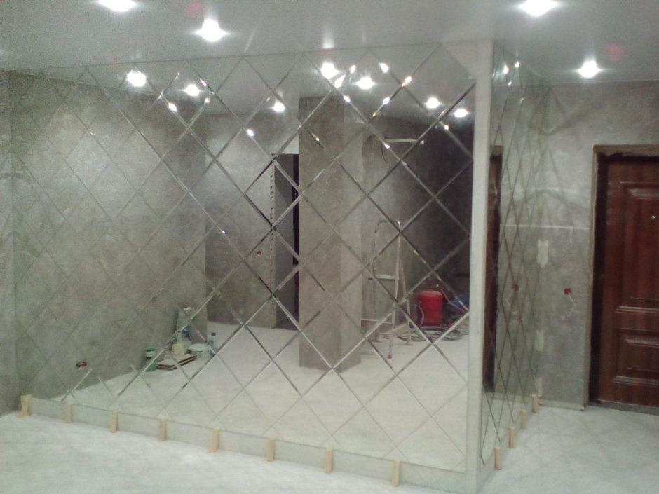 Имитация окна из зеркала