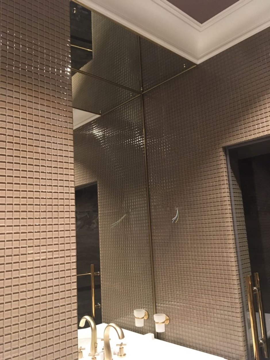 Зеркальный потолок