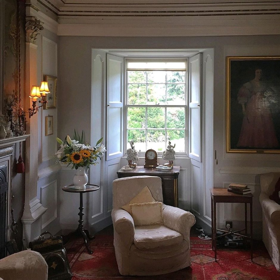 Английский домик внутри