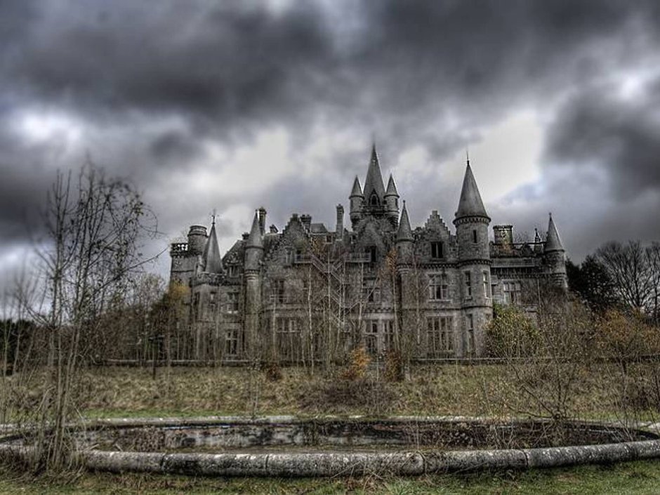 Заброшенный замок «Chateau de Noisy». Бельгия.