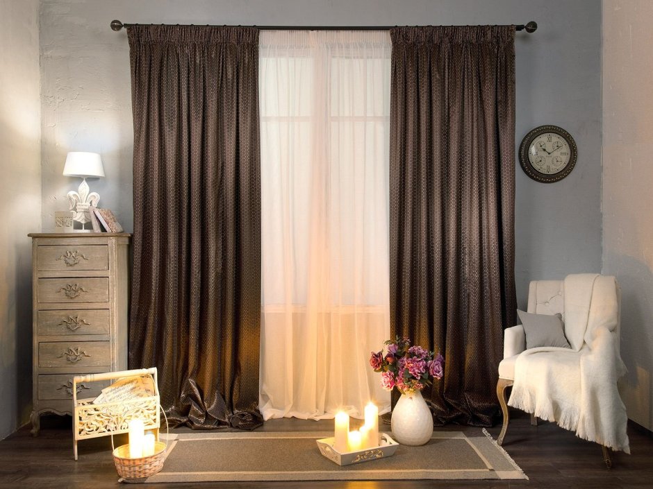 Коричневые портьеры