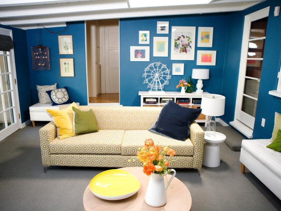 Сочетание синего и желтого в интерьере
