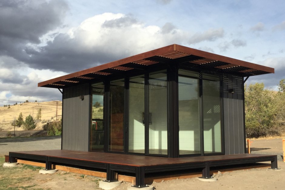 Беседка с панорамными окнами