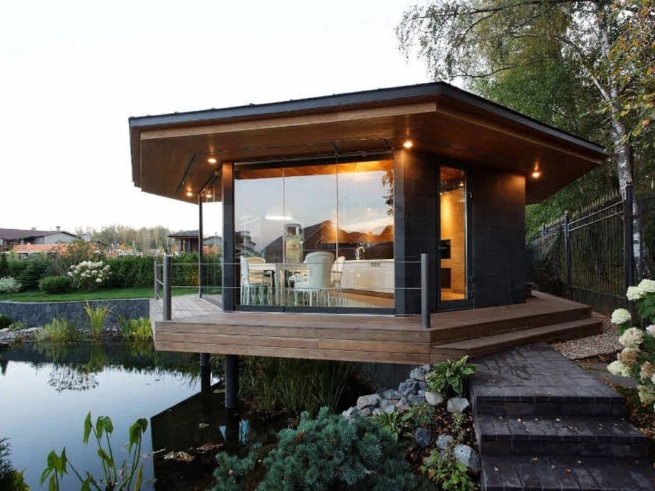 Стеклянная беседка