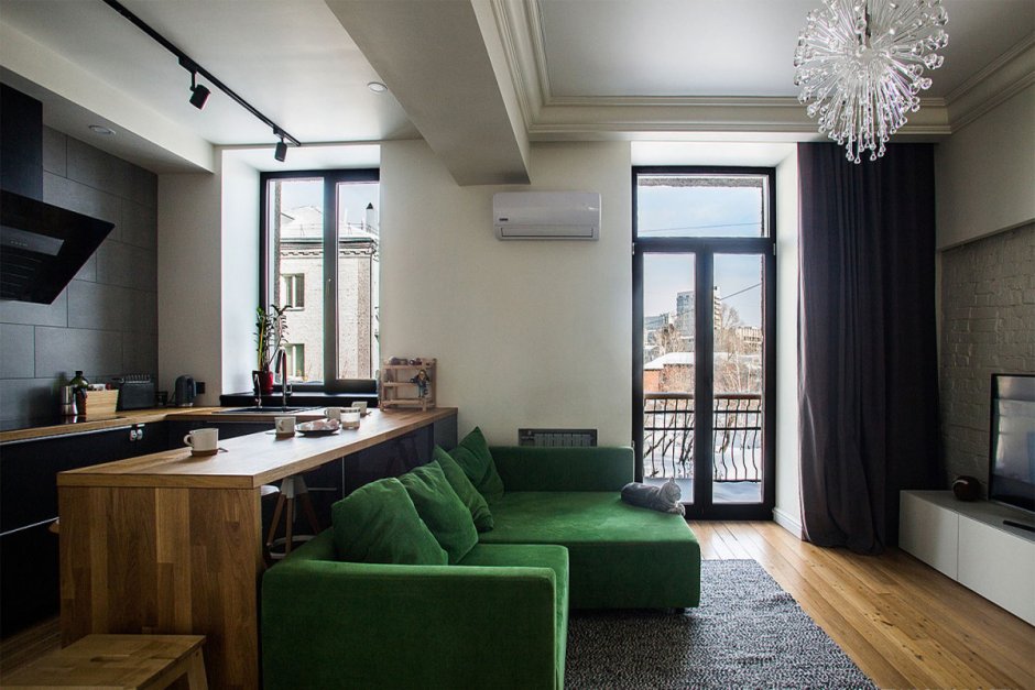 Квартира студия с двумя окнами