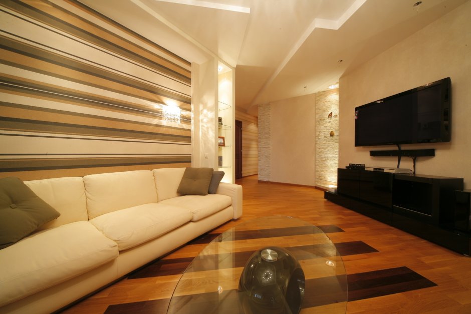 Гостиная с горизонтальными полосами