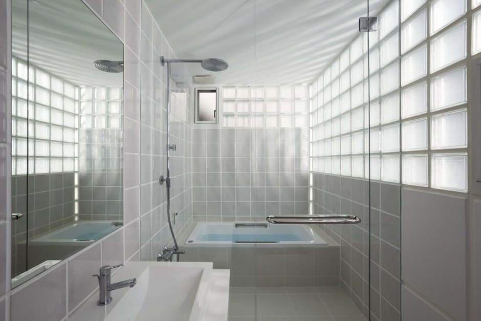 Стеклянные блоки в архитектуре