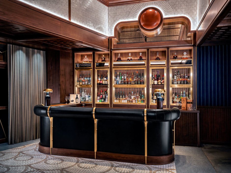 Барная стойка в ресторане