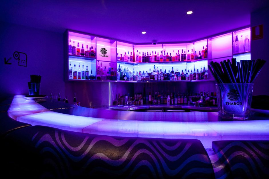 Vlavashe интерьер Ломоносов неоновая барная стойка