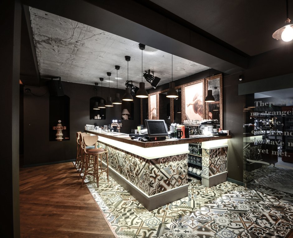 Барная стойка в ресторане интерьер