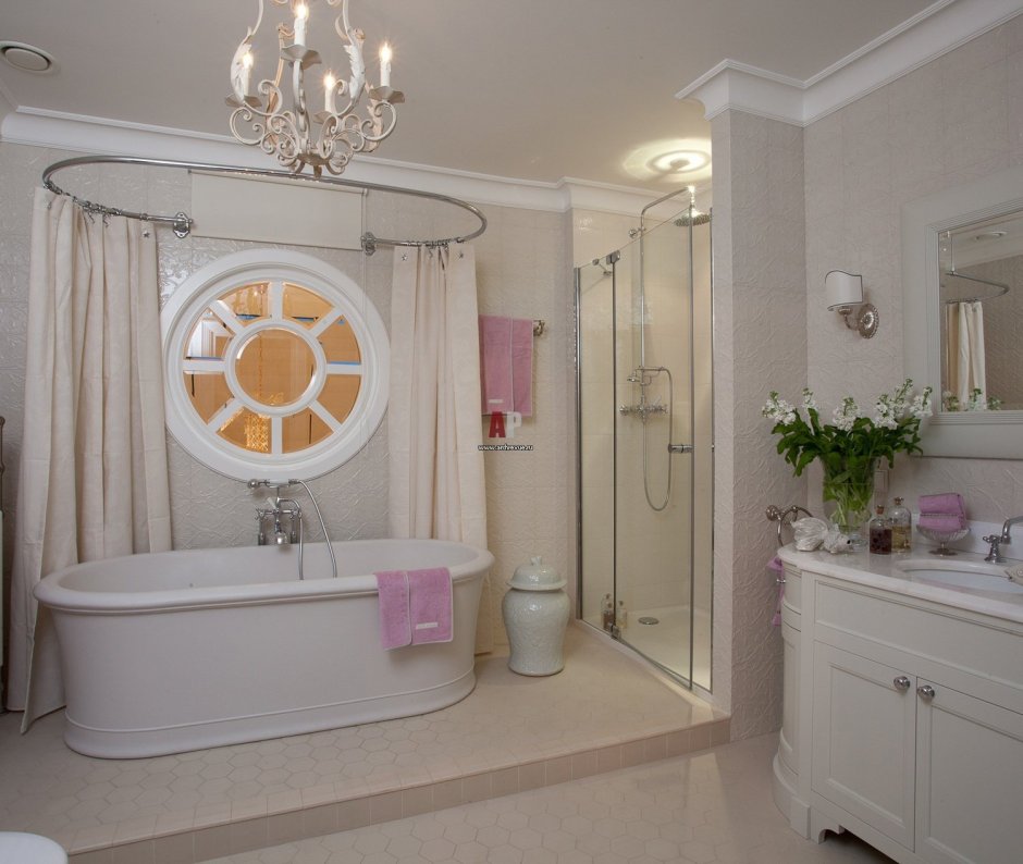 Ванна светлая, современная классика