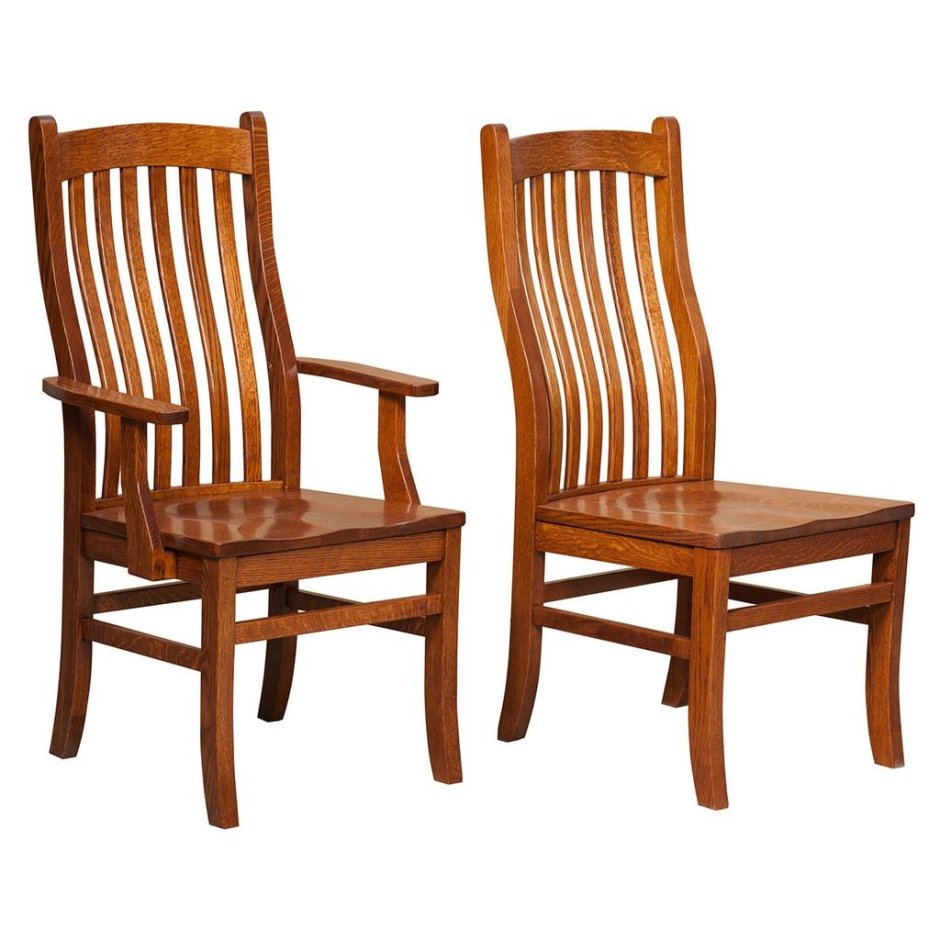 Стул с подлокотниками деревянный