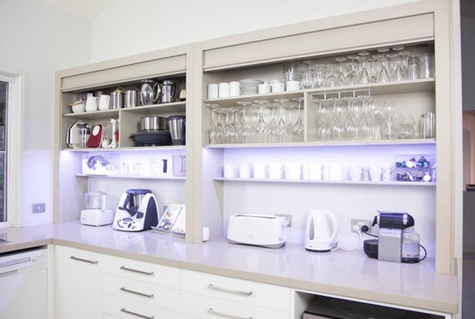 Шкаф для мелкой бытовой техники на кухне
