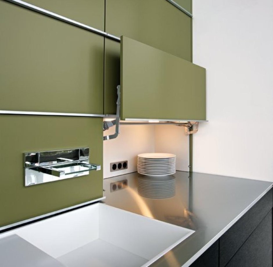 Сдвижной кухонный фартук