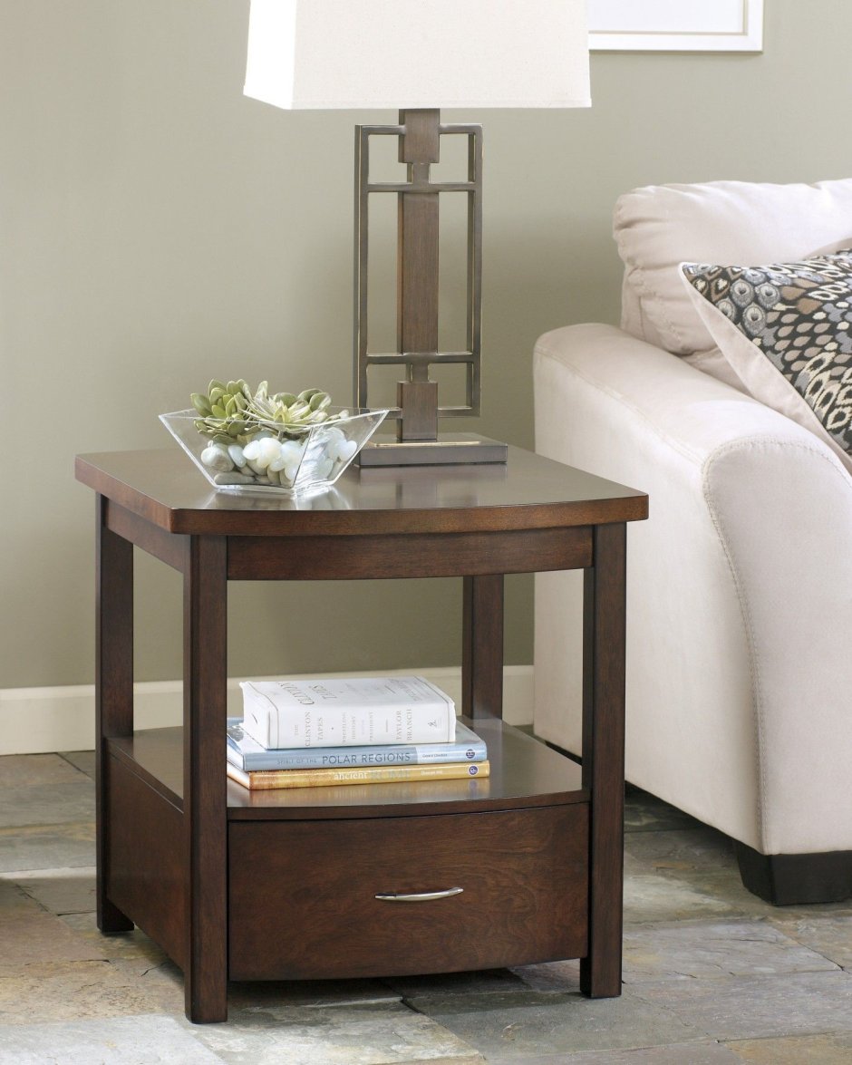 Журнальный столик в минималистическом стиле в интерьере