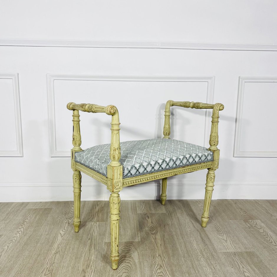 Винтажный пуфик