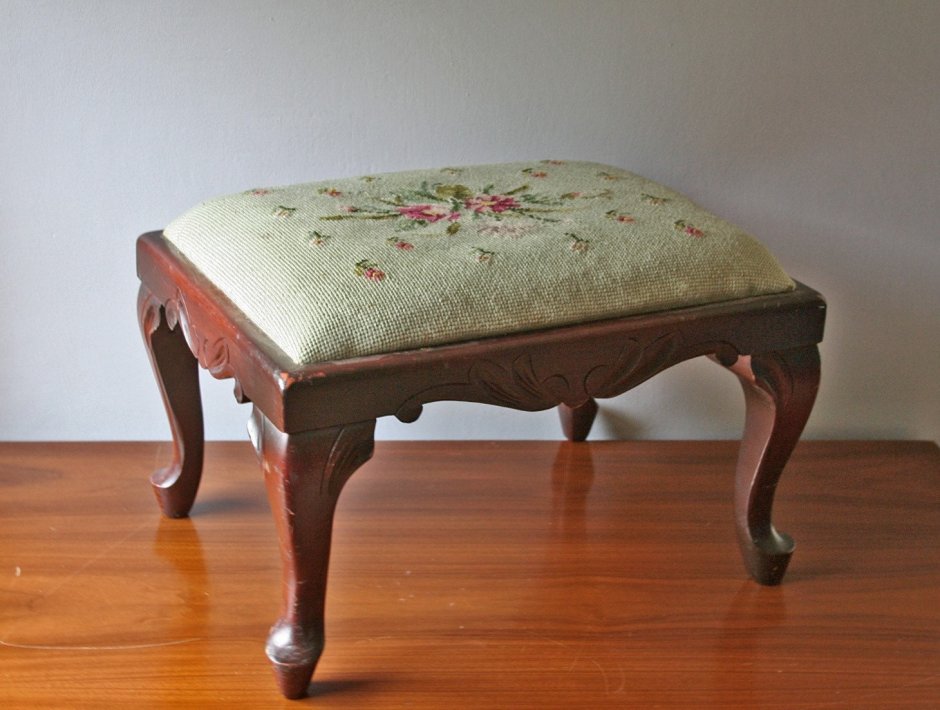 Пуф антикварный